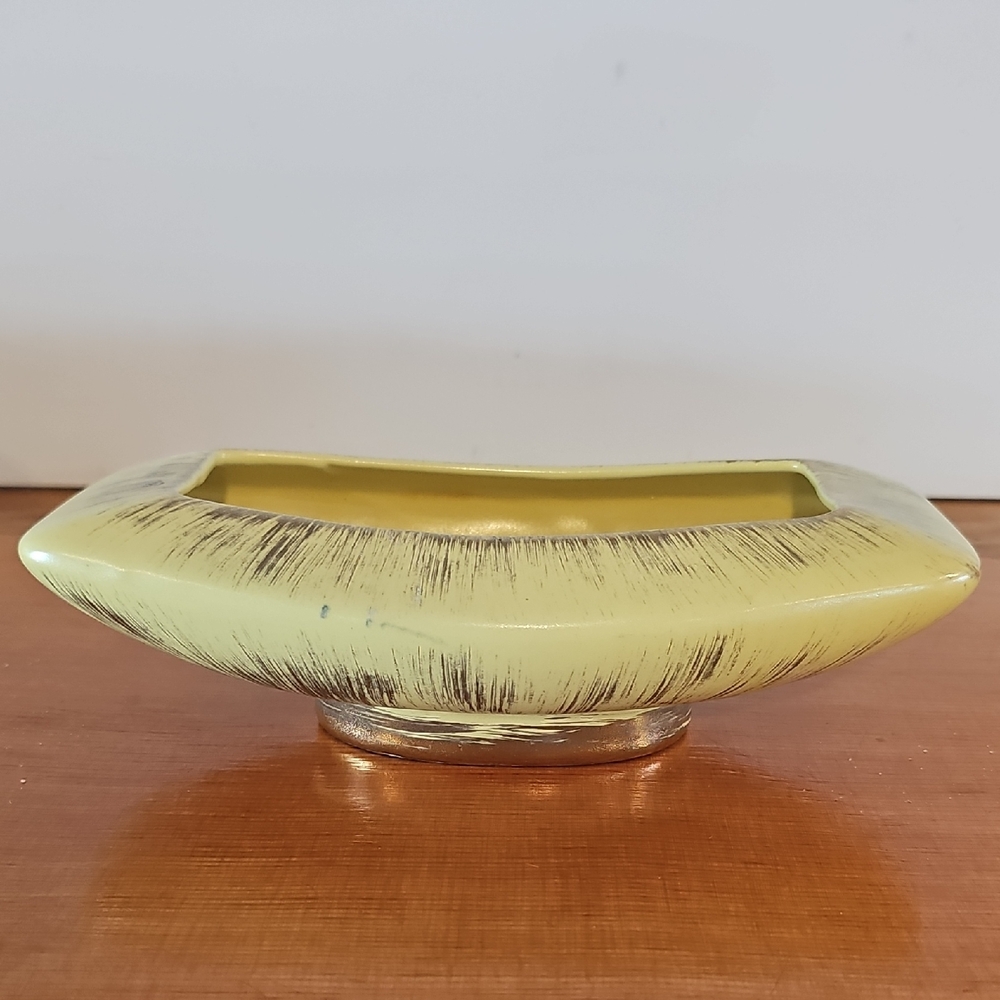 INARCO Harvest Gold E640 Oval Brushed Low Planter Vase